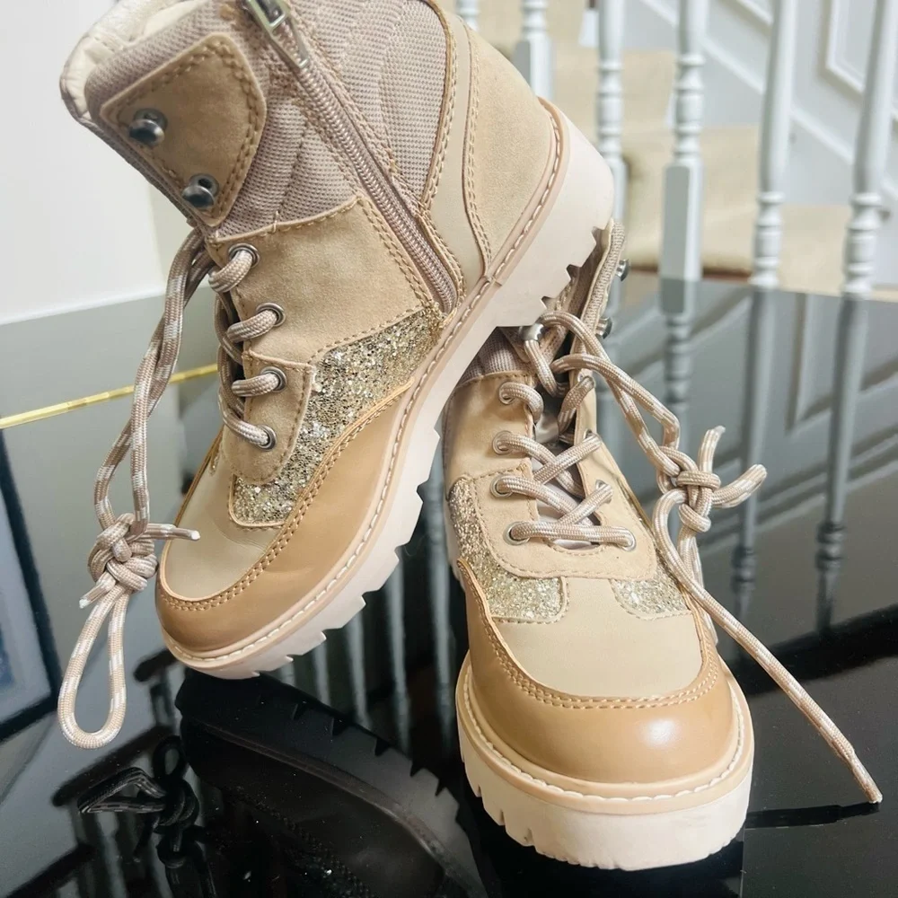 Women's Tan Lace-Up Boots 7